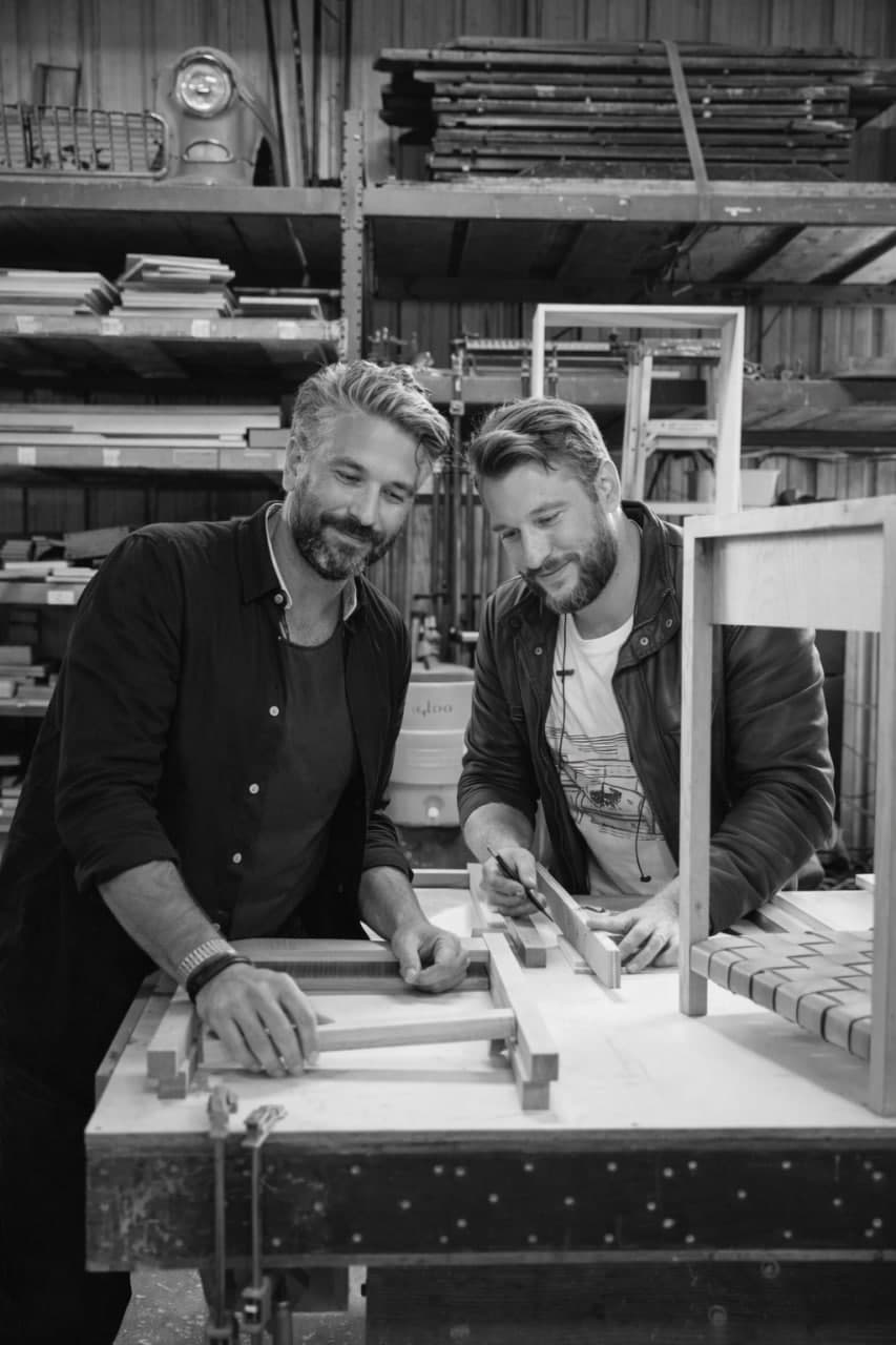 Artesanos trabajando en el taller